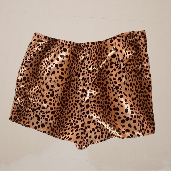 Leopard Print Satin Pajama Shorts - Picture 2 of 3